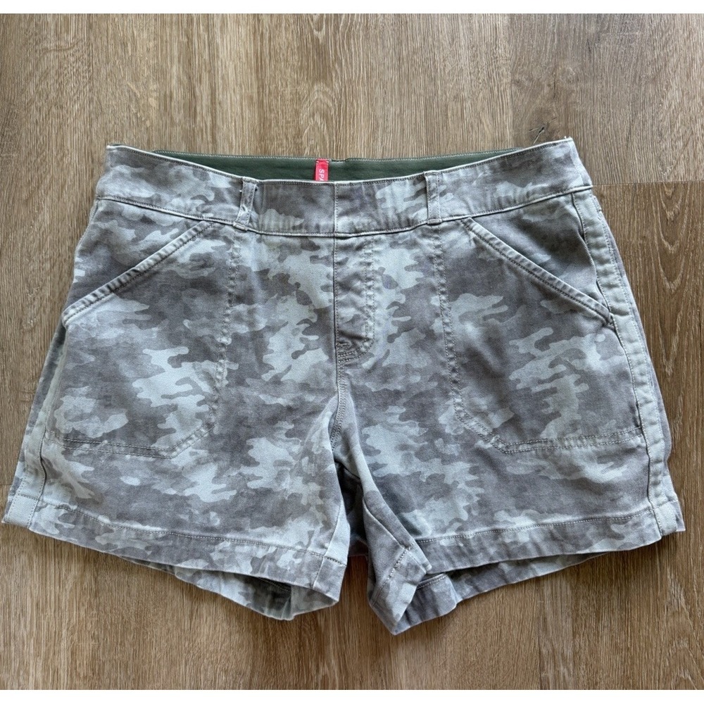 SPANX Women's Camo Stretch Utility Shorts Size Large Shaping Pull On